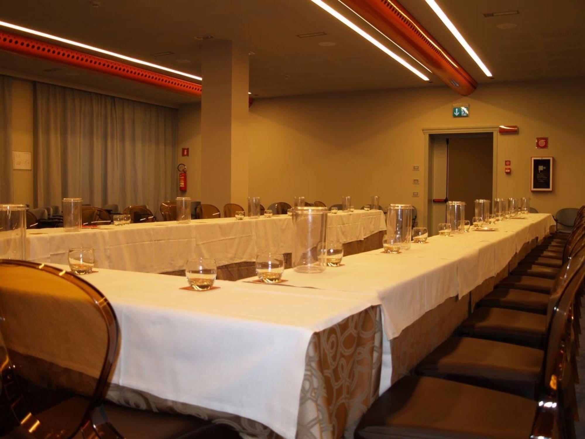 Grand Hotel Forli Luaran gambar