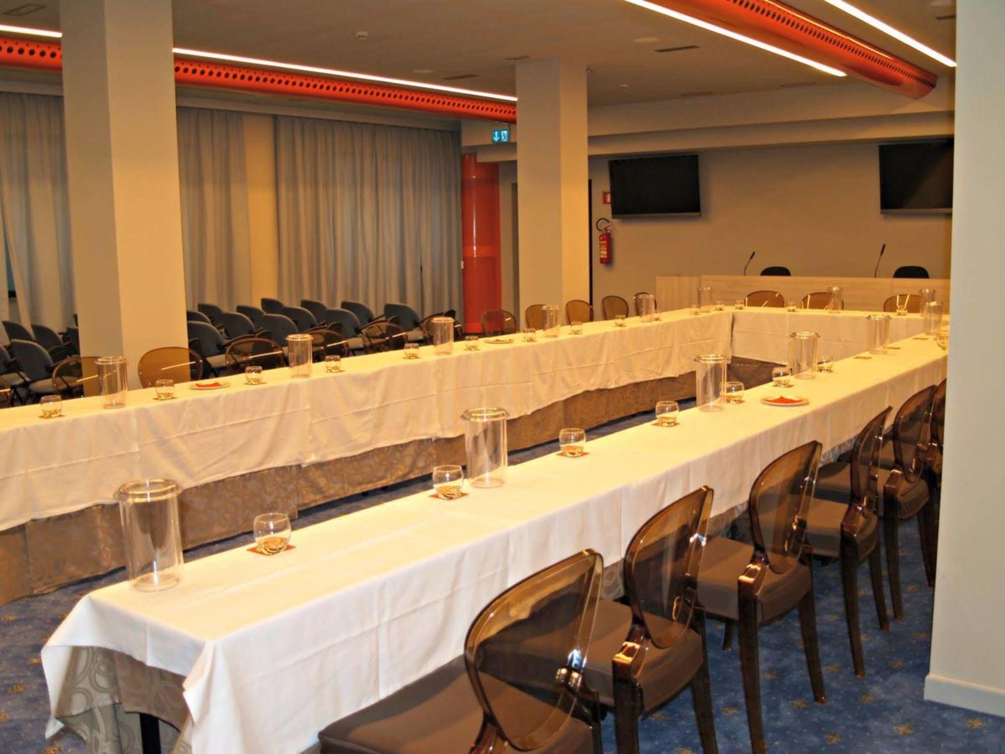 Grand Hotel Forli Luaran gambar