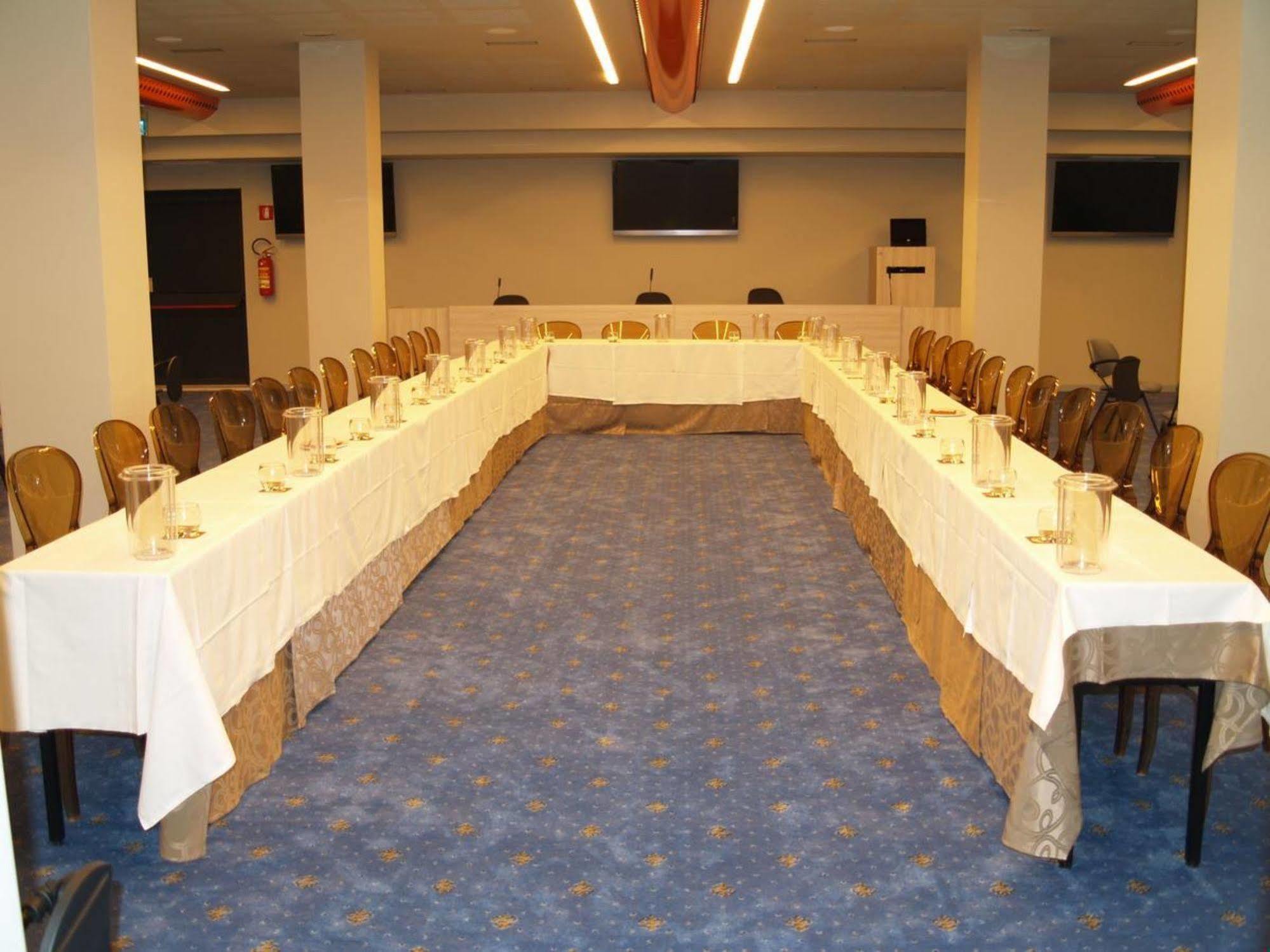 Grand Hotel Forli Luaran gambar